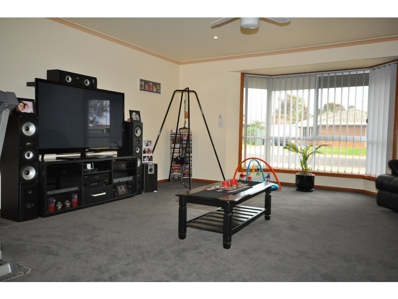 3 Carabeen Cres, Andrews Farm SA 5114