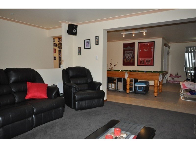 3 Carabeen Cres, Andrews Farm SA 5114