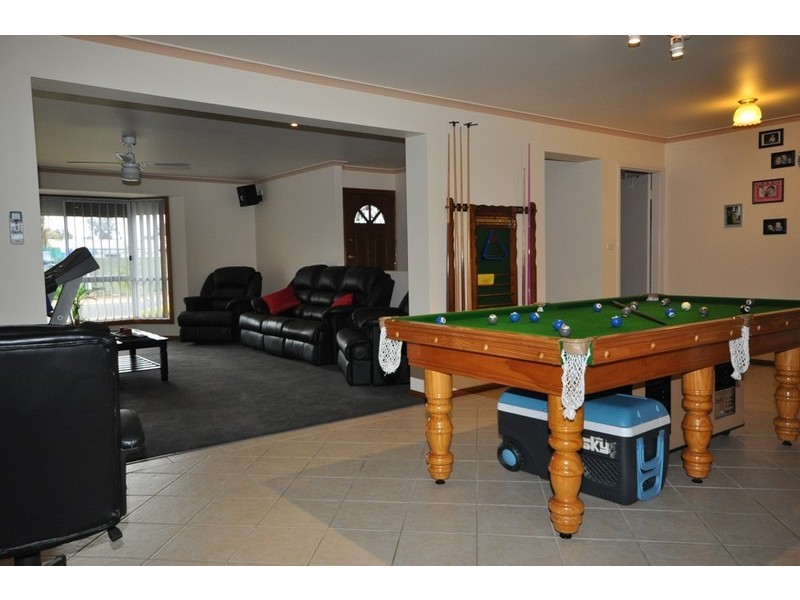 3 Carabeen Cres, Andrews Farm SA 5114