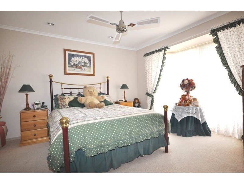 27 Tregenza Court, Parafield Gardens SA 5107