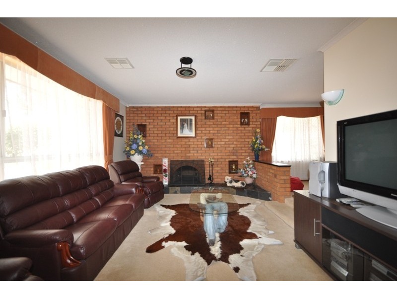 7 Mary Alice Drive, Para Hills SA 5096