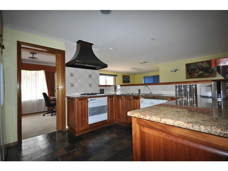 7 Mary Alice Drive, Para Hills SA 5096