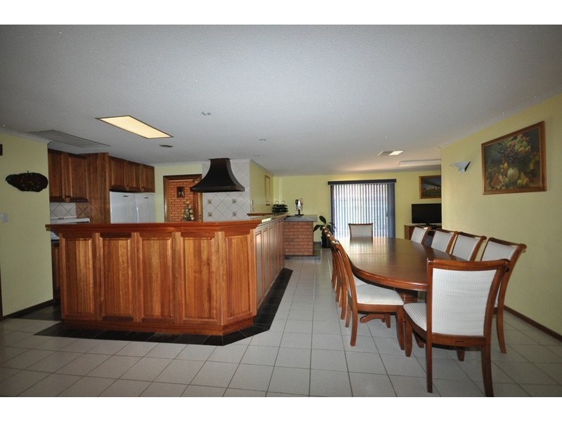 7 Mary Alice Drive, Para Hills SA 5096