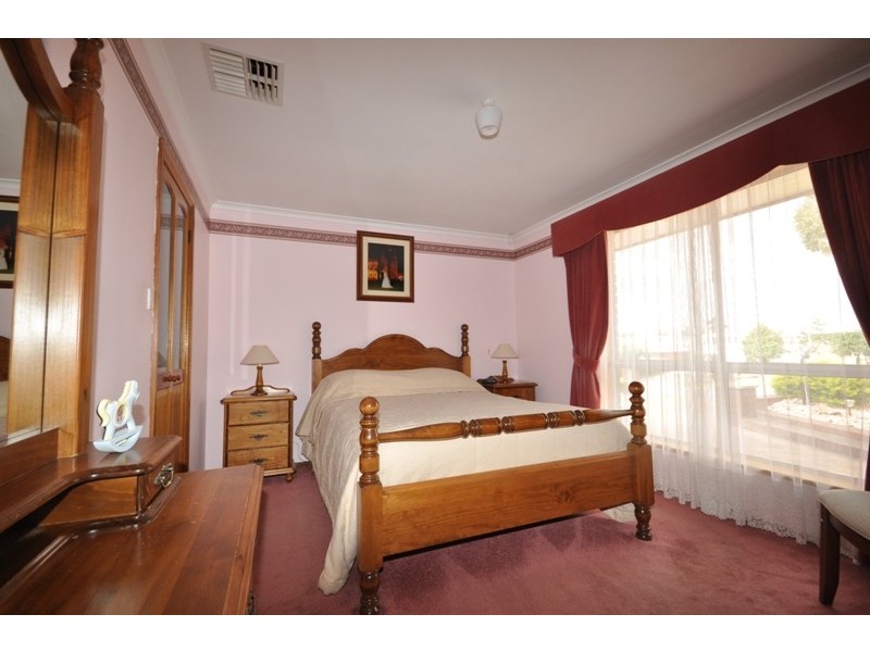 7 Mary Alice Drive, Para Hills SA 5096