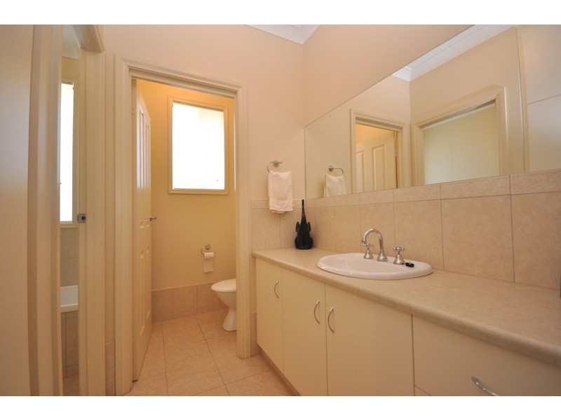 18  Shrike Place, Hewett SA 5118