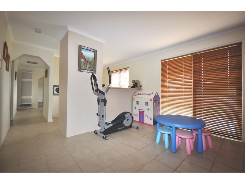 2  Anthony Drive, Hillbank SA 5112