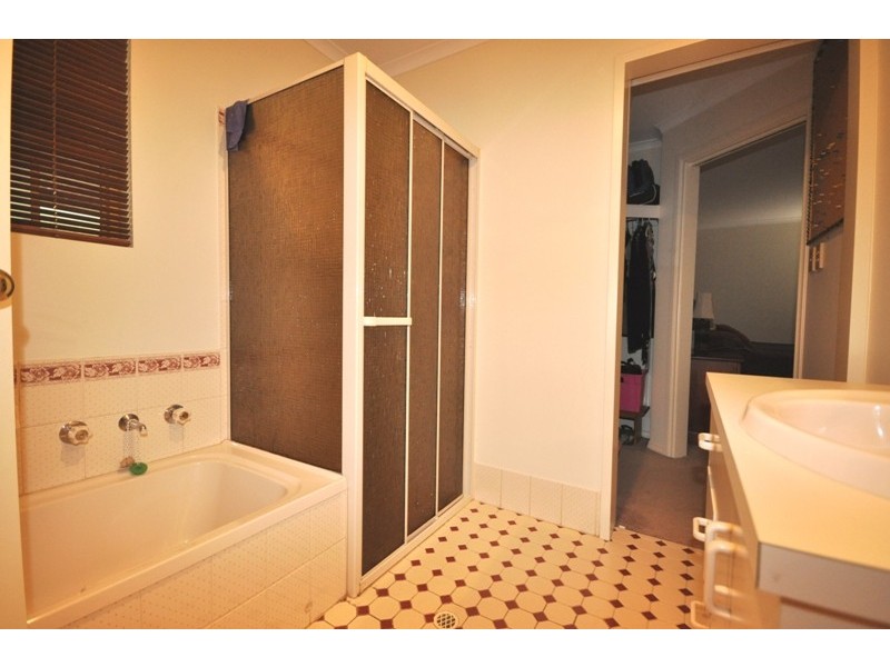 2  Anthony Drive, Hillbank SA 5112