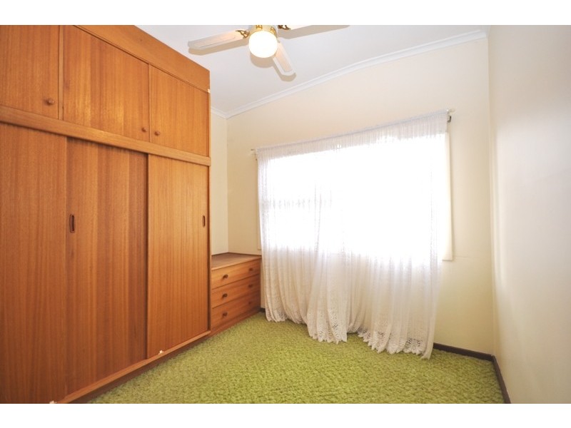 4 Suffolk Avenue, Brahma Lodge SA 5109