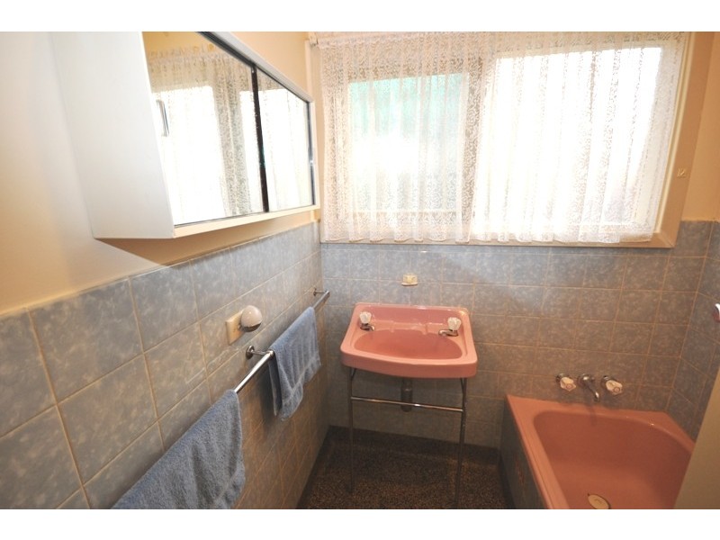 4 Suffolk Avenue, Brahma Lodge SA 5109