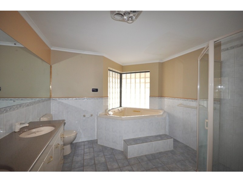 7 Trinity Drive, Evanston Park SA 5116