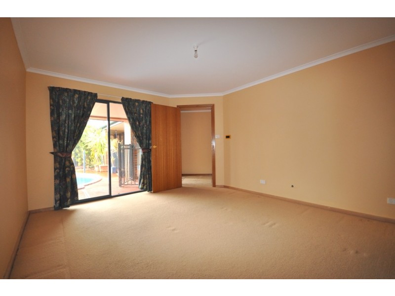 7 Trinity Drive, Evanston Park SA 5116