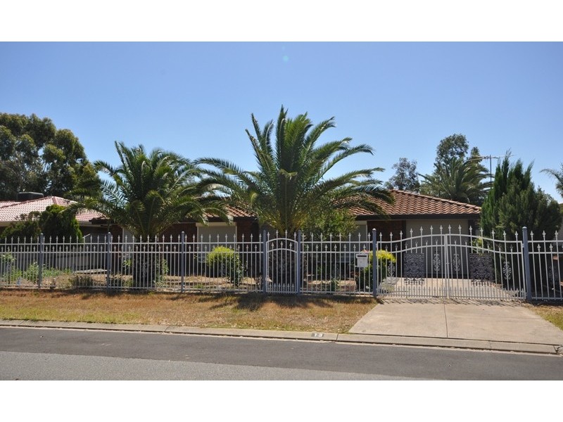 13 Wachtel Crescent, Burton SA 5110