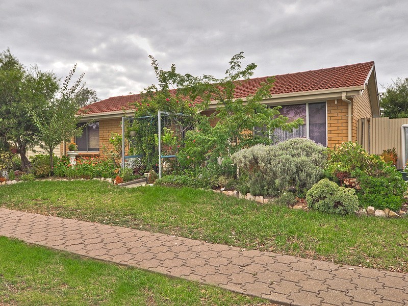 6 Barton Crescent, Burton SA 5110