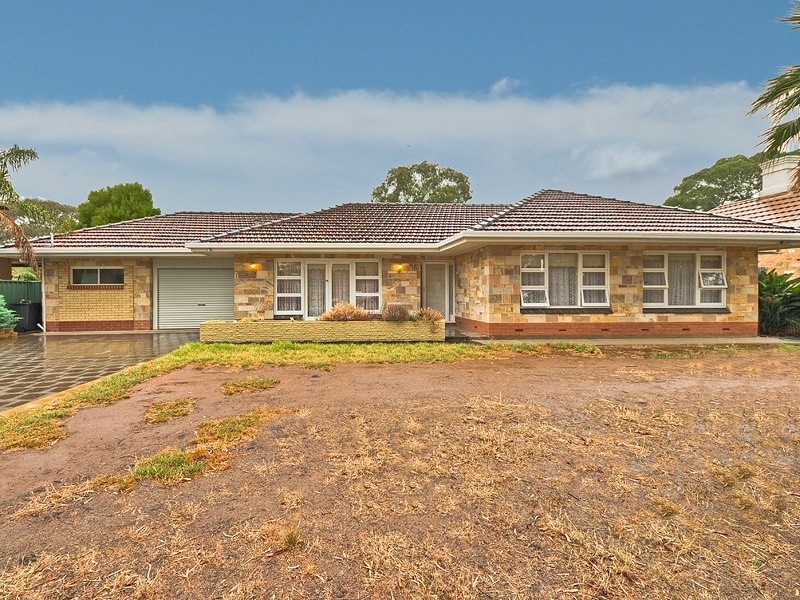 16 Lawrie Avenue, Salisbury SA 5108