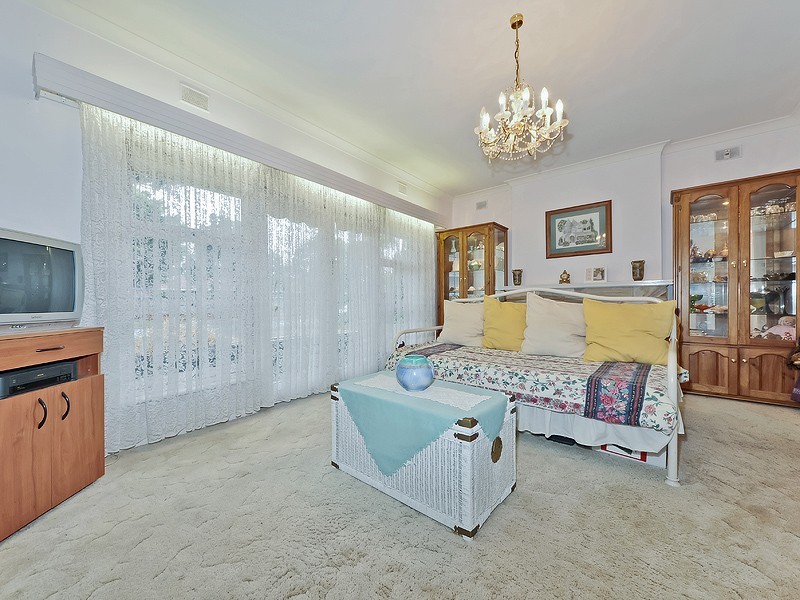 16 Lawrie Avenue, Salisbury SA 5108