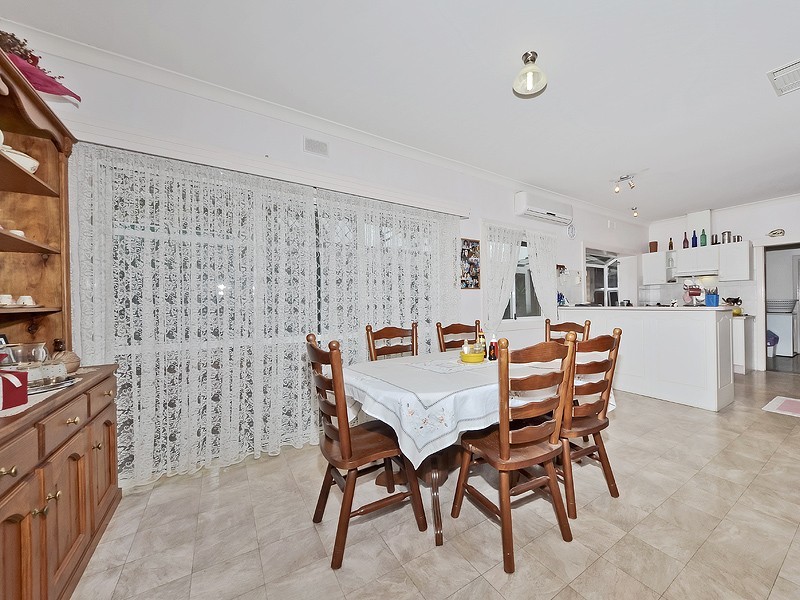 16 Lawrie Avenue, Salisbury SA 5108