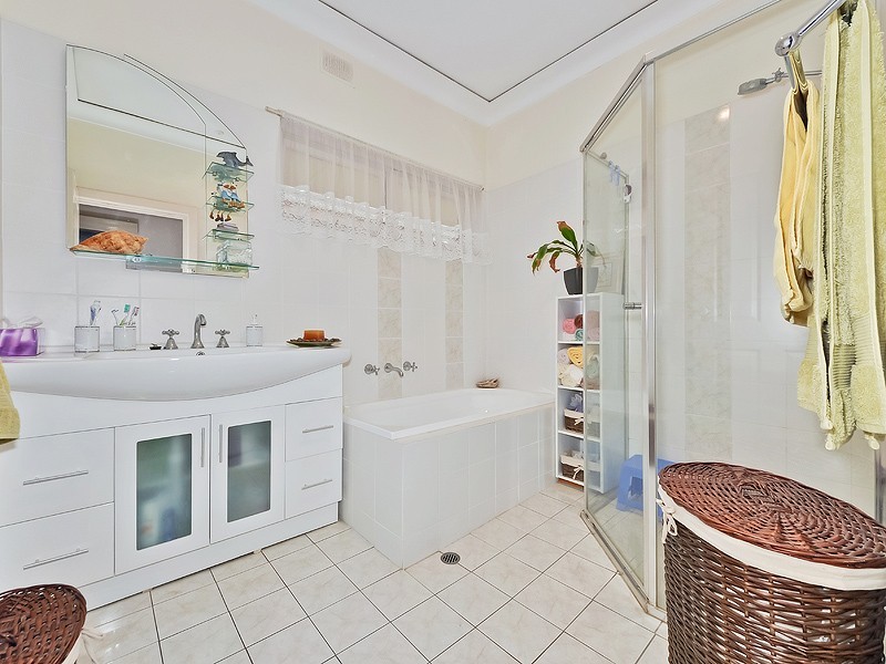 16 Lawrie Avenue, Salisbury SA 5108