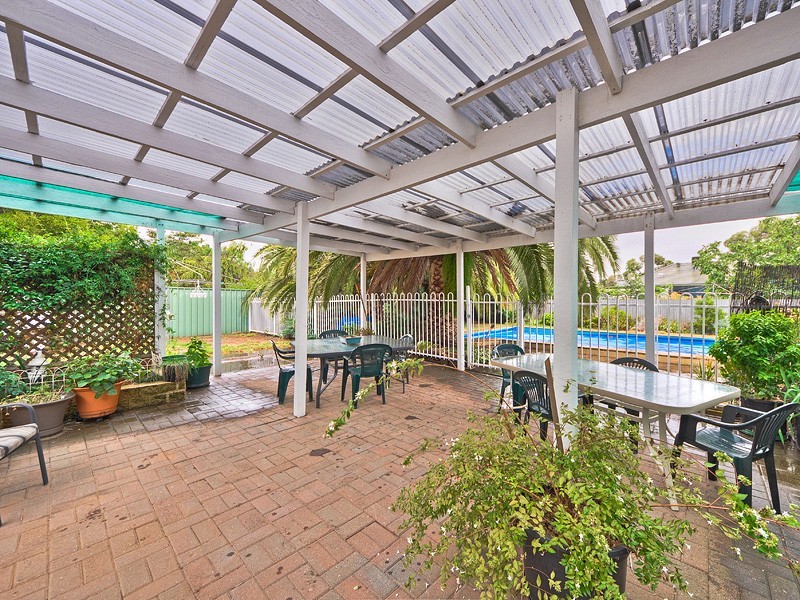 16 Lawrie Avenue, Salisbury SA 5108