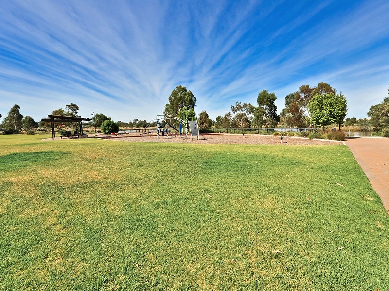 16 Heathpool Street, Burton SA 5110