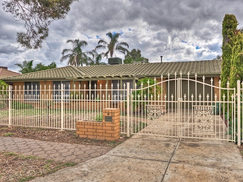 15 Andrew Smith Drive, Parafield Gardens SA 5107