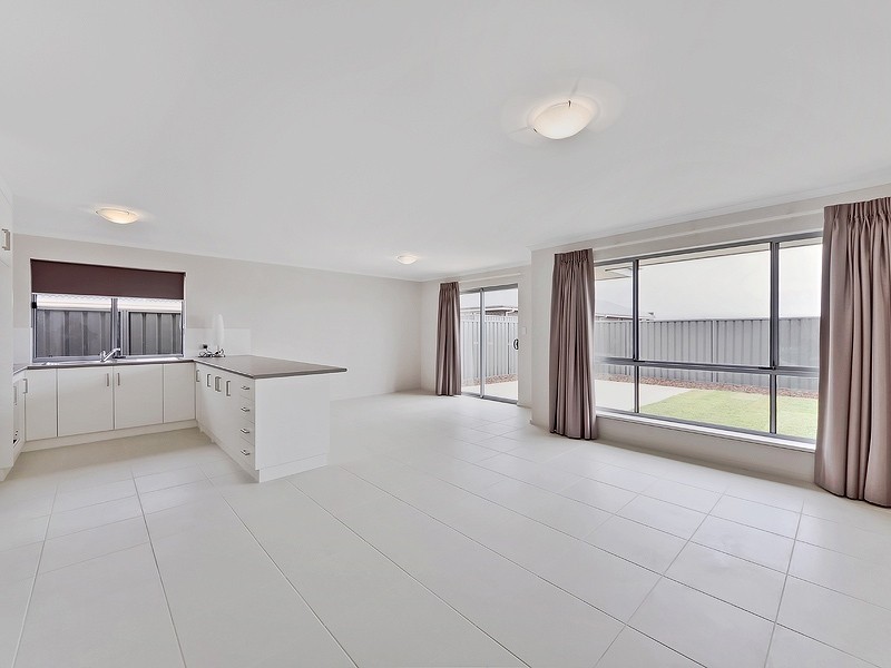 14 Serpentine Circuit, Andrews Farm SA 5114