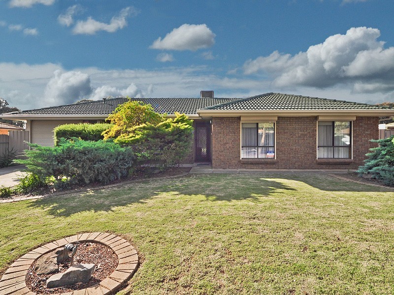 8 Camelia Drive, Parafield Gardens SA 5107