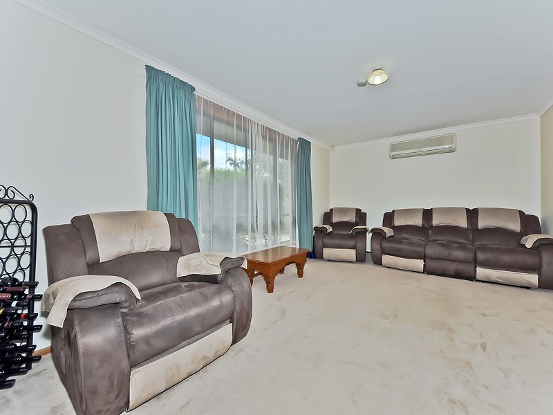 8 Camelia Drive, Parafield Gardens SA 5107