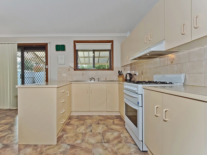 8 Camelia Drive, Parafield Gardens SA 5107