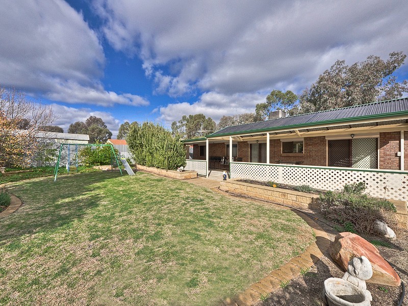 8 Camelia Drive, Parafield Gardens SA 5107