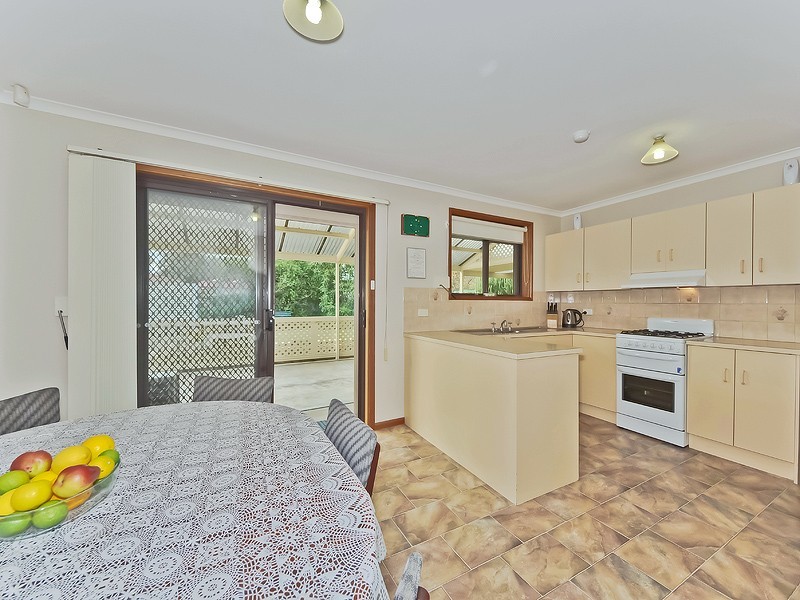 8 Camelia Drive, Parafield Gardens SA 5107