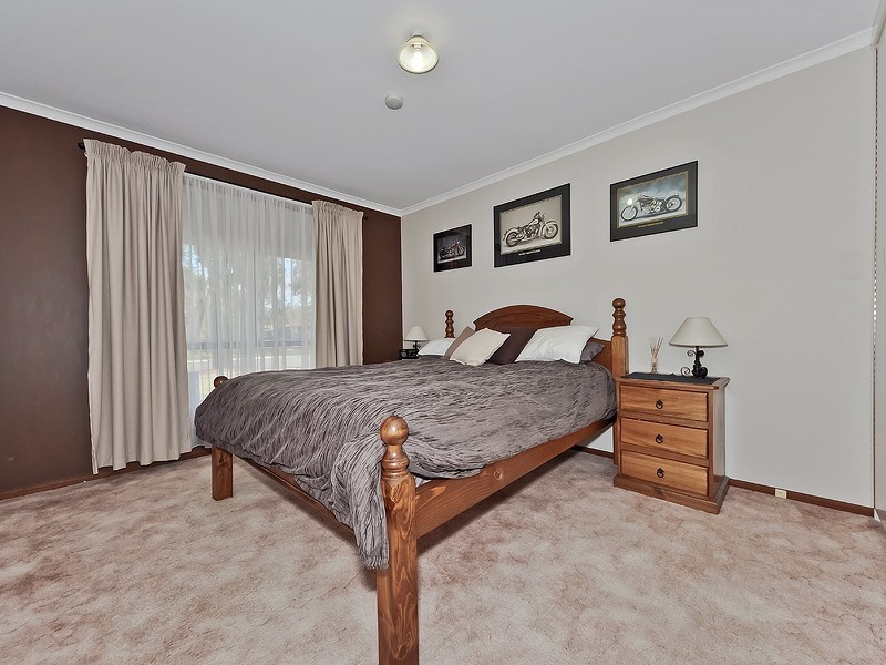 8 Camelia Drive, Parafield Gardens SA 5107