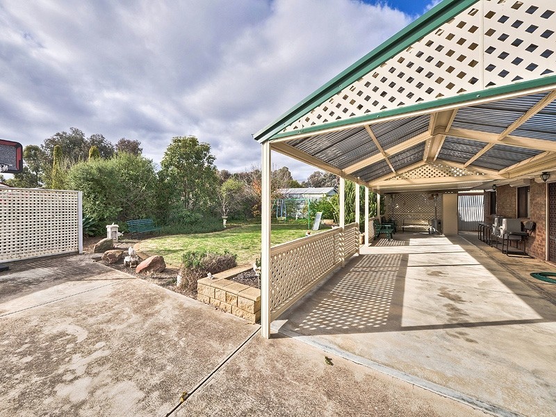8 Camelia Drive, Parafield Gardens SA 5107