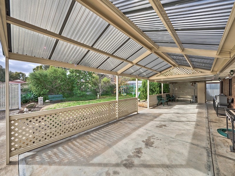 8 Camelia Drive, Parafield Gardens SA 5107