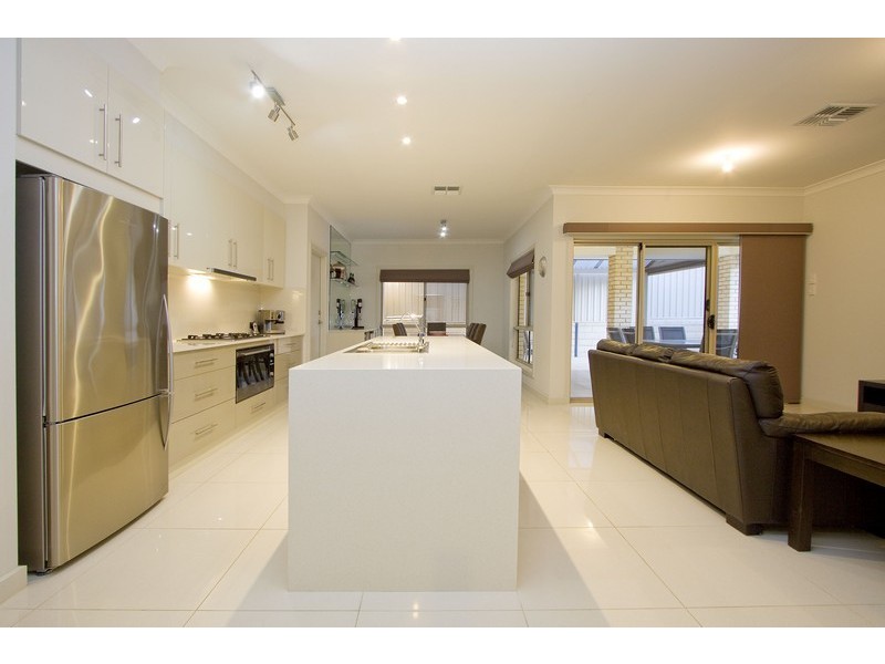 8 Clinker Circuit, Golden Grove SA 5125