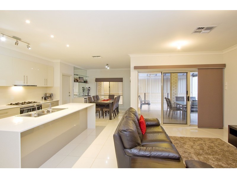 8 Clinker Circuit, Golden Grove SA 5125