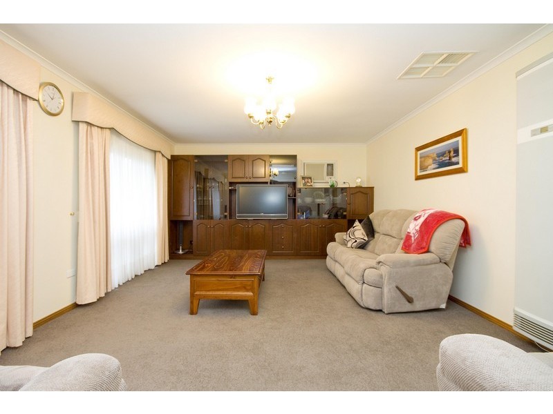 8 Browning Crescent, Parafield Gardens SA 5107