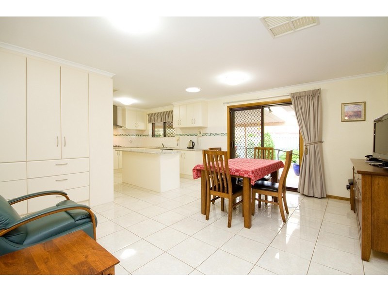 8 Browning Crescent, Parafield Gardens SA 5107