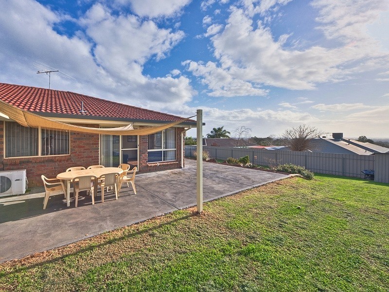 2 Crestview Place, Hillbank SA 5112