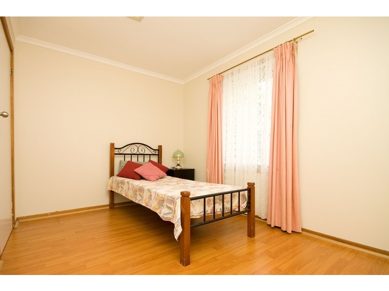 18 Stokes Court, Elizabeth Vale SA 5112