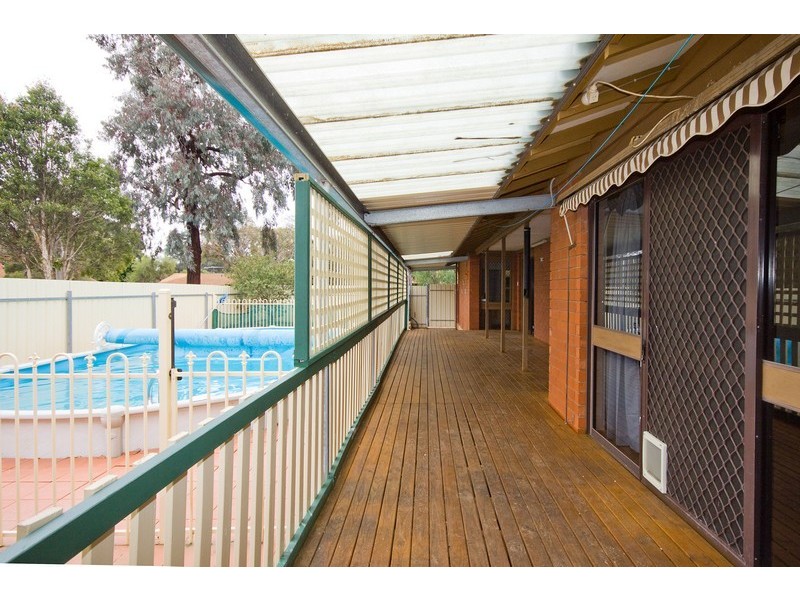 18 Stokes Court, Elizabeth Vale SA 5112