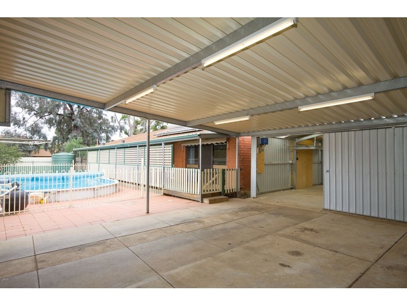 18 Stokes Court, Elizabeth Vale SA 5112