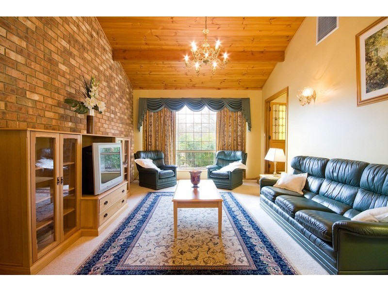 25 Kara Crescent, Gulfview Heights SA 5096