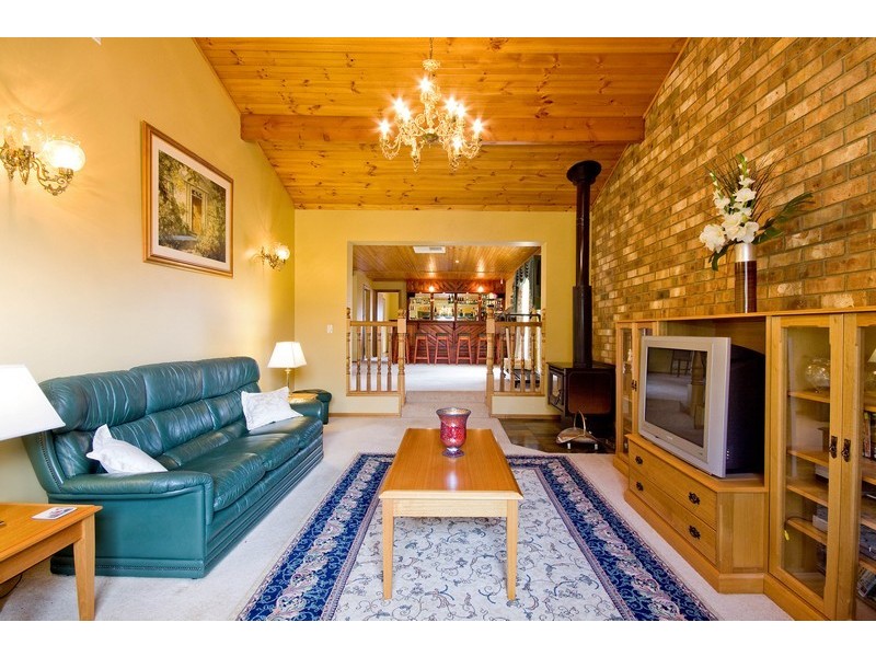 25 Kara Crescent, Gulfview Heights SA 5096