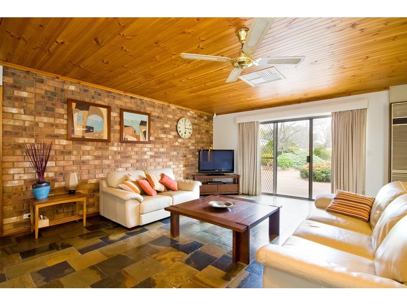 25 Kara Crescent, Gulfview Heights SA 5096