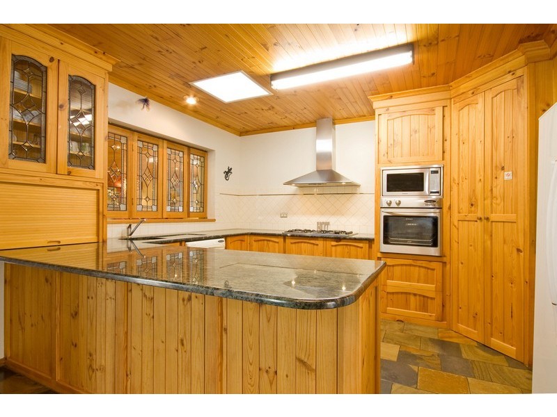 25 Kara Crescent, Gulfview Heights SA 5096