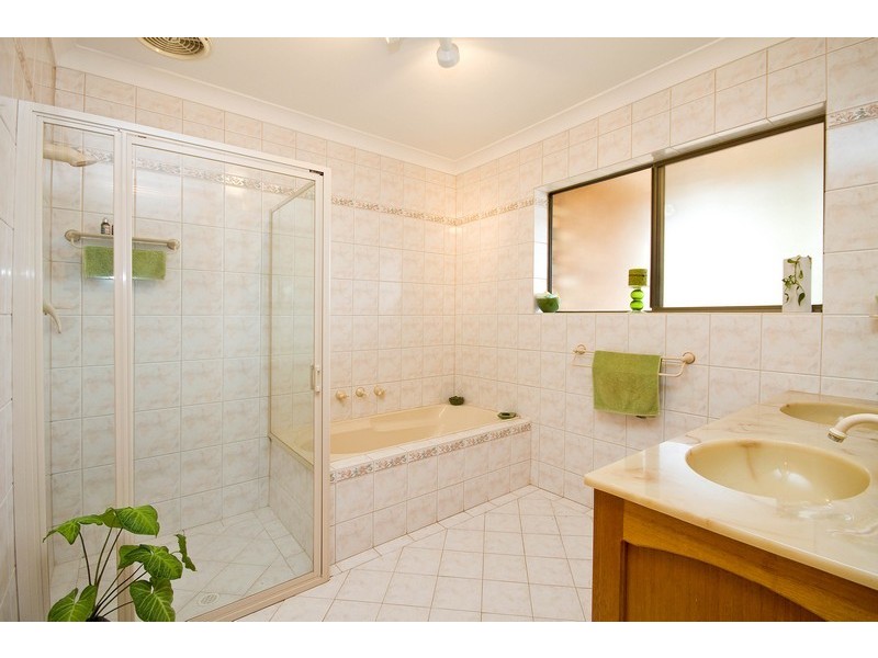 25 Kara Crescent, Gulfview Heights SA 5096