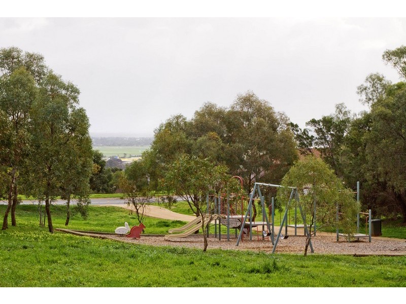 25 Kara Crescent, Gulfview Heights SA 5096