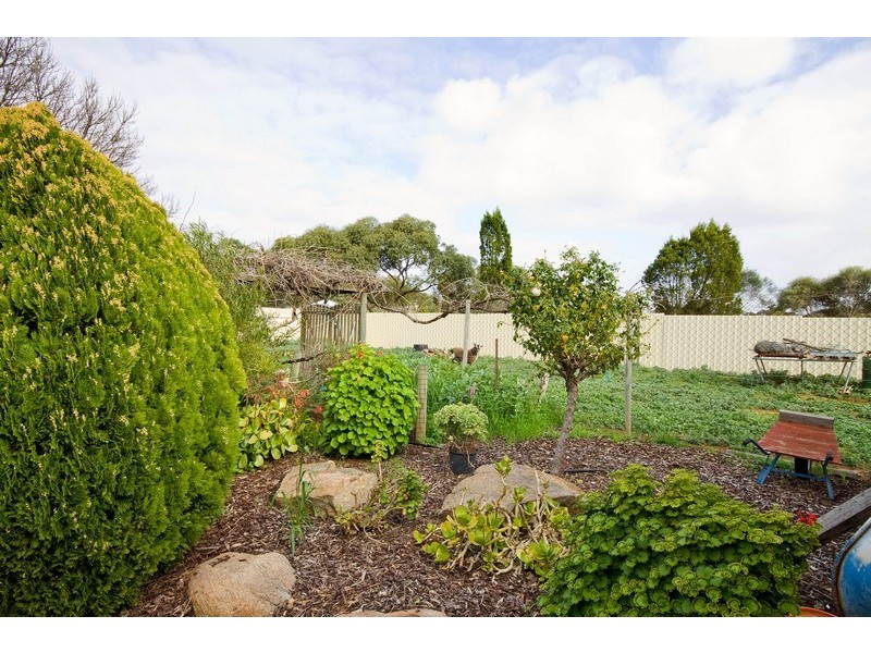 25 Kara Crescent, Gulfview Heights SA 5096