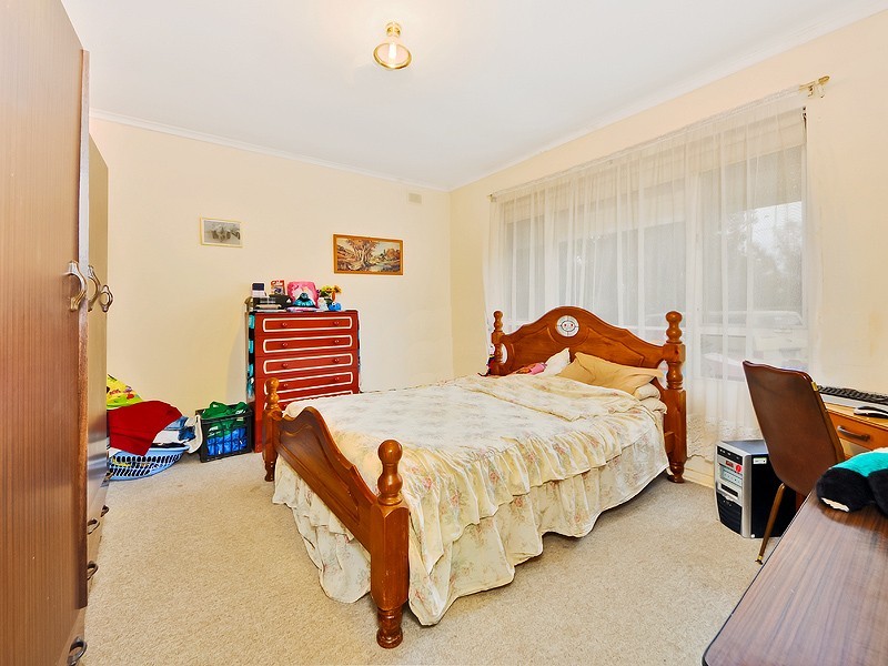 122 Nelson Road, Valley View SA 5093