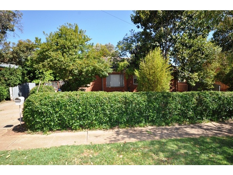 12 Chaddenwick Road, Elizabeth Vale SA 5112